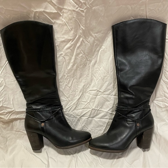 UGG Black Tall Heeled Boots - Picture 13 of 14